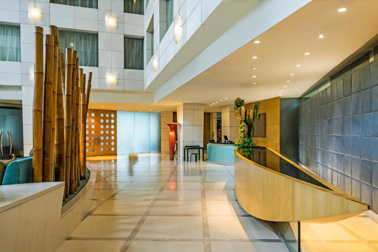 Hotel The Park Chennai Extérieur photo The lobby of the hotel