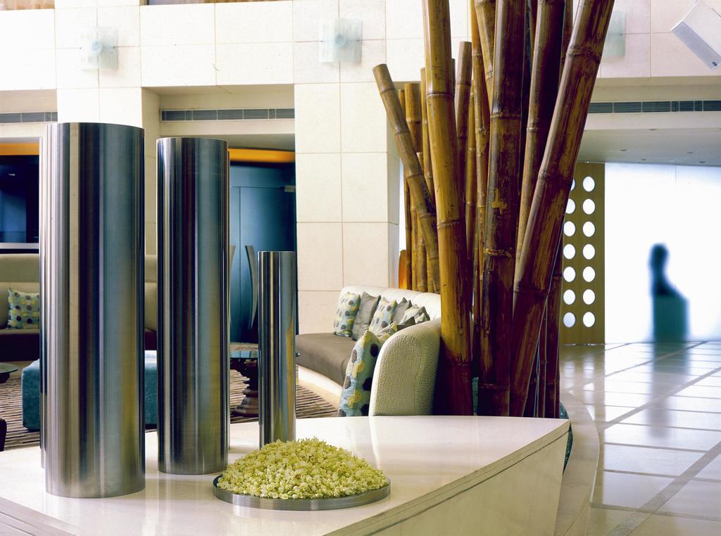Hotel The Park Chennai Extérieur photo The interior of the hotel